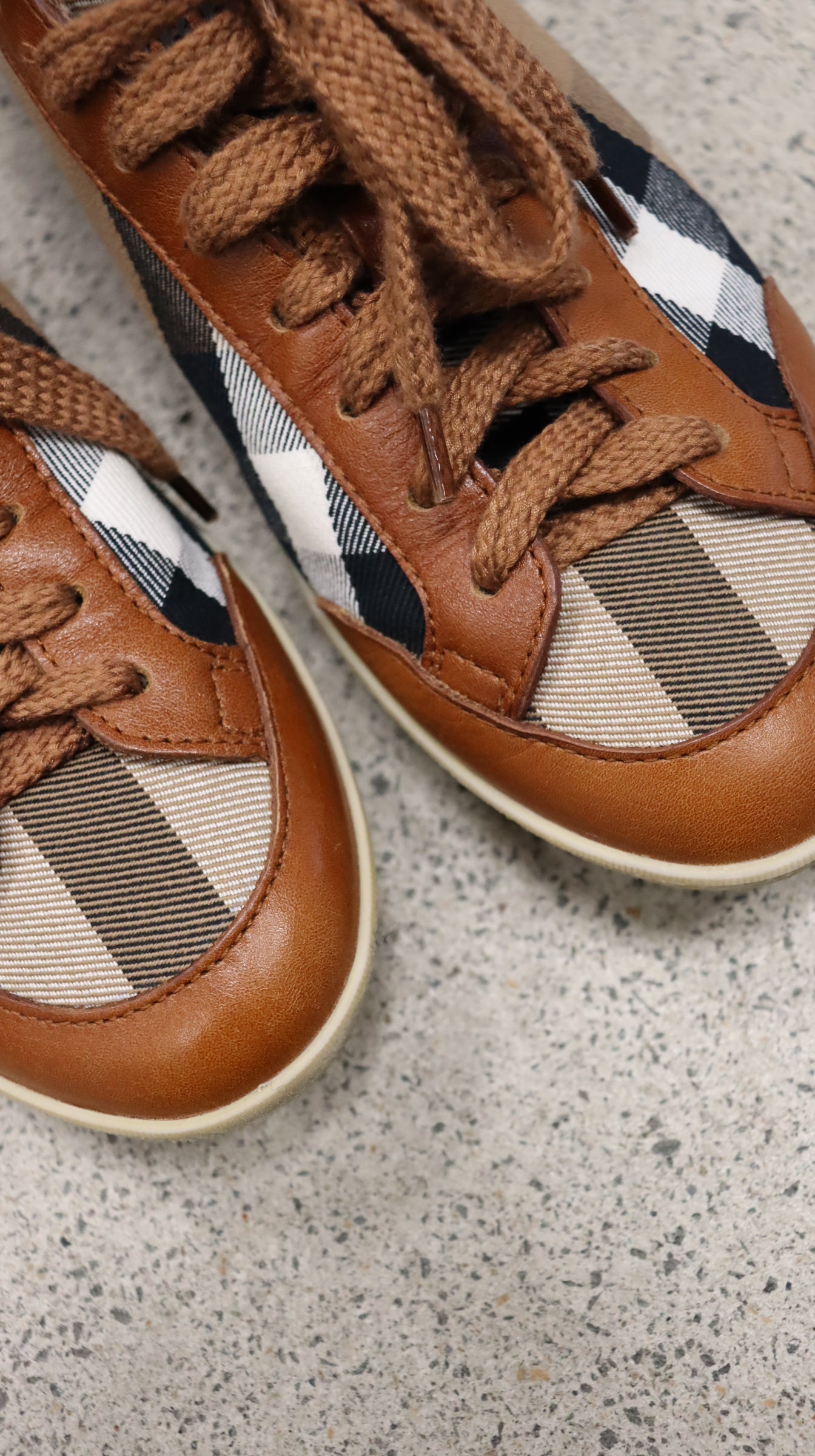 Burberry Sneaker 39