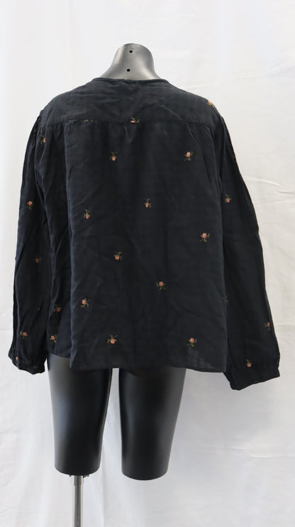 Indi & Cold Button Up XL