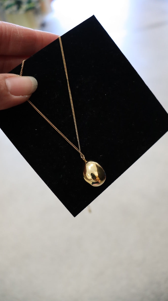 Nina Gordon necklace N/A