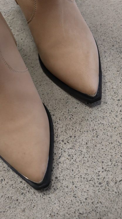WITCHERY Boots 38