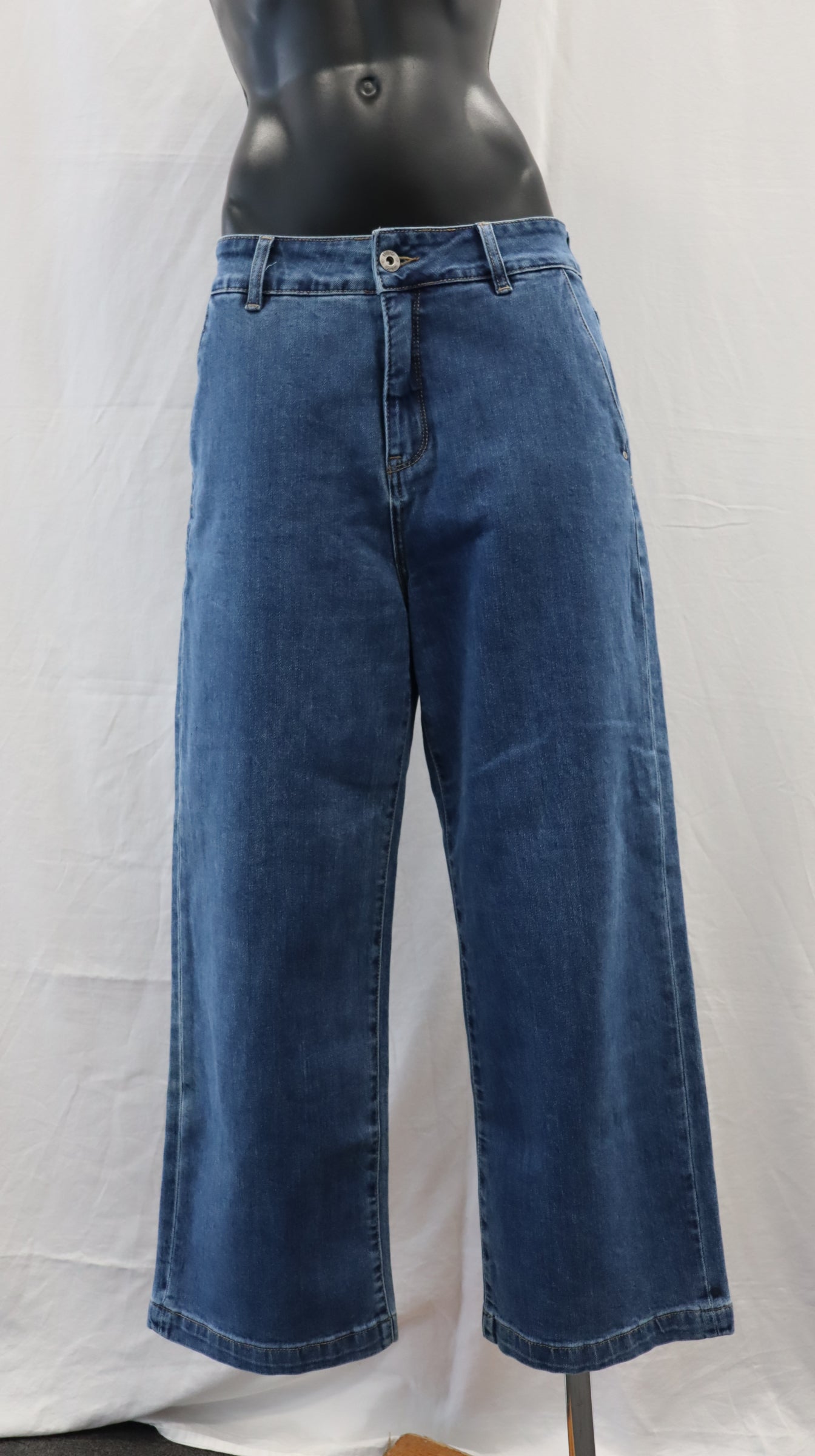 elm Jeans 10