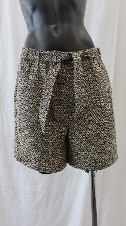 INGRID STARNES Shorts 10