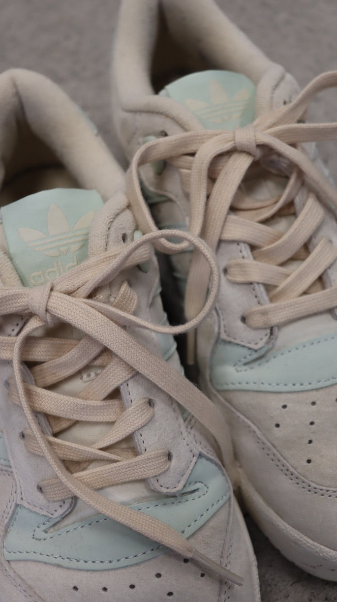 adidas Sneaker 8 1/2