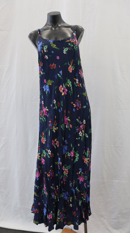 M A X Maxi Dress 16