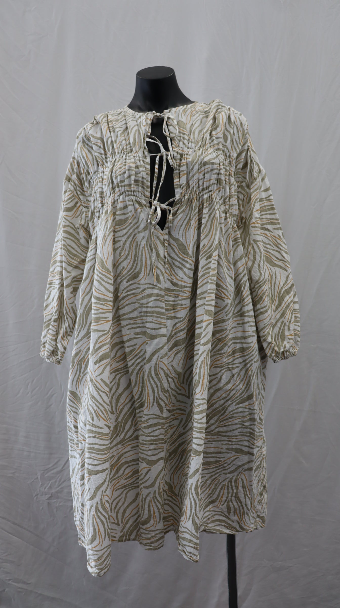 Lullaby Club Midi Dress S - M