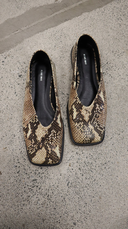ALIAS MAE Flats 39