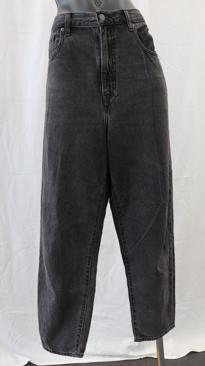 Levi Strauss & CO Jeans 13