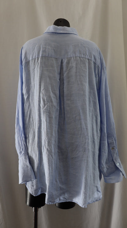 M A X Button Up 18