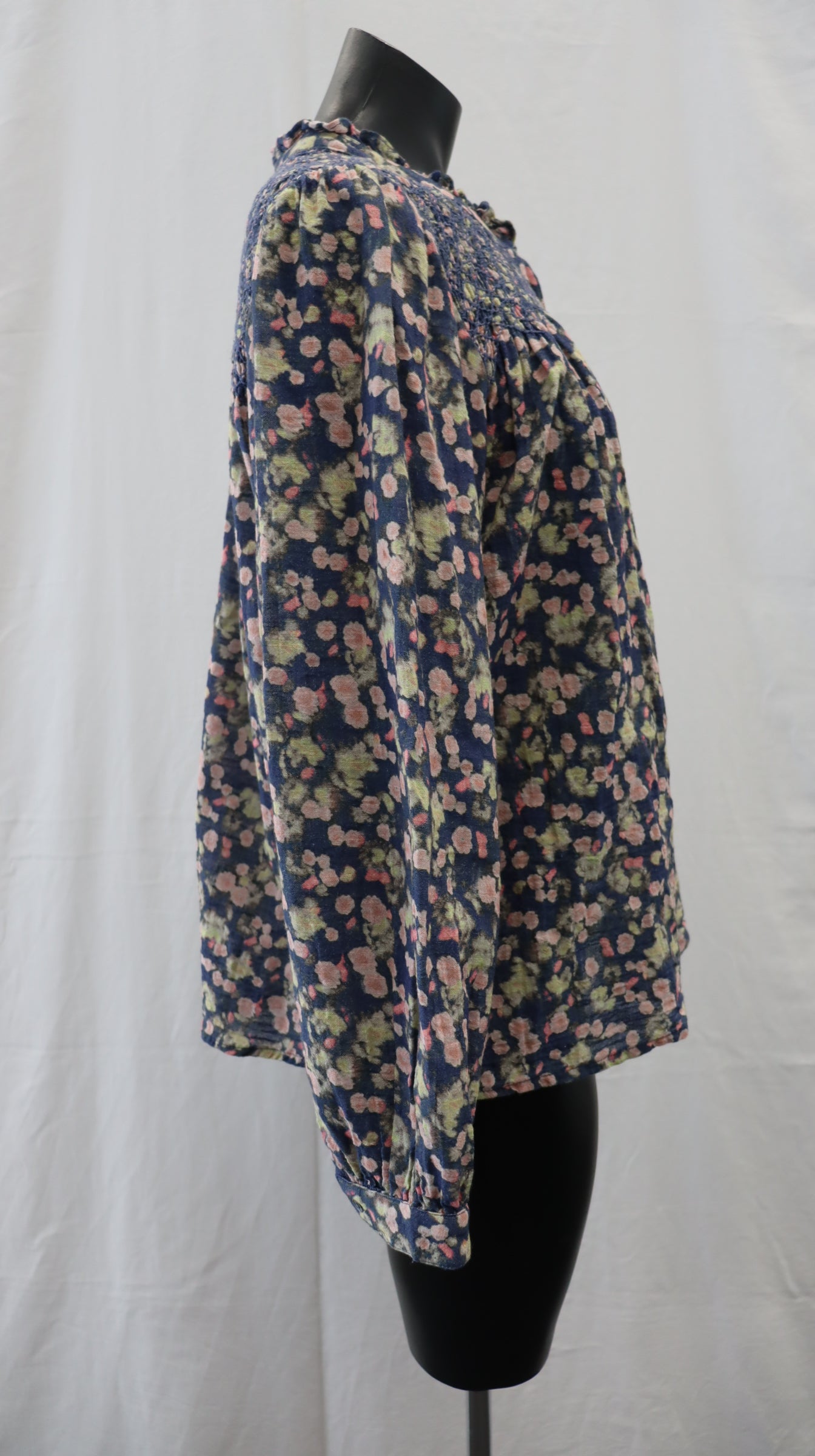 Indi & Cold Button Up M