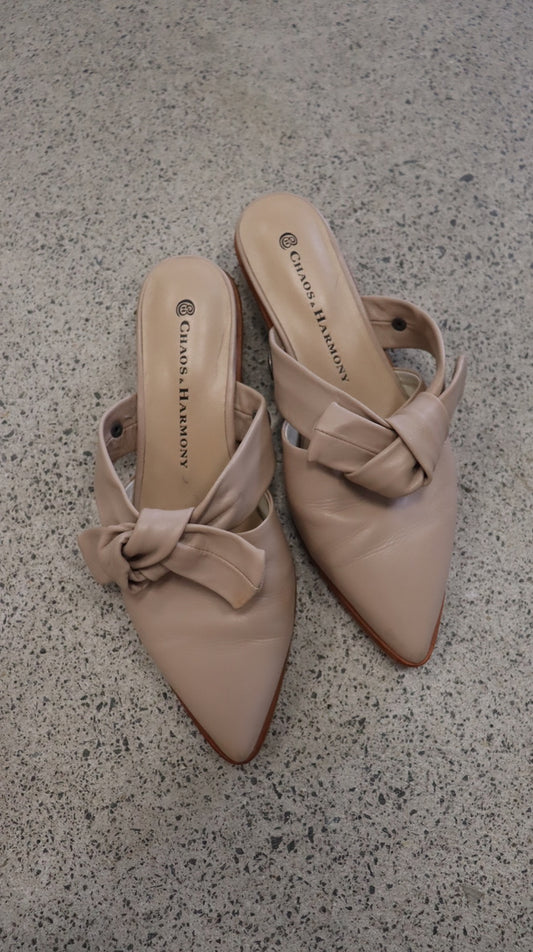 CHAOS & HARMONY Flats 37