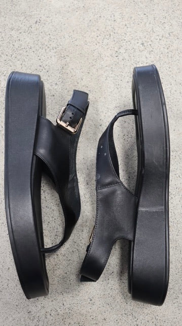 Bronwyn Sandals 39