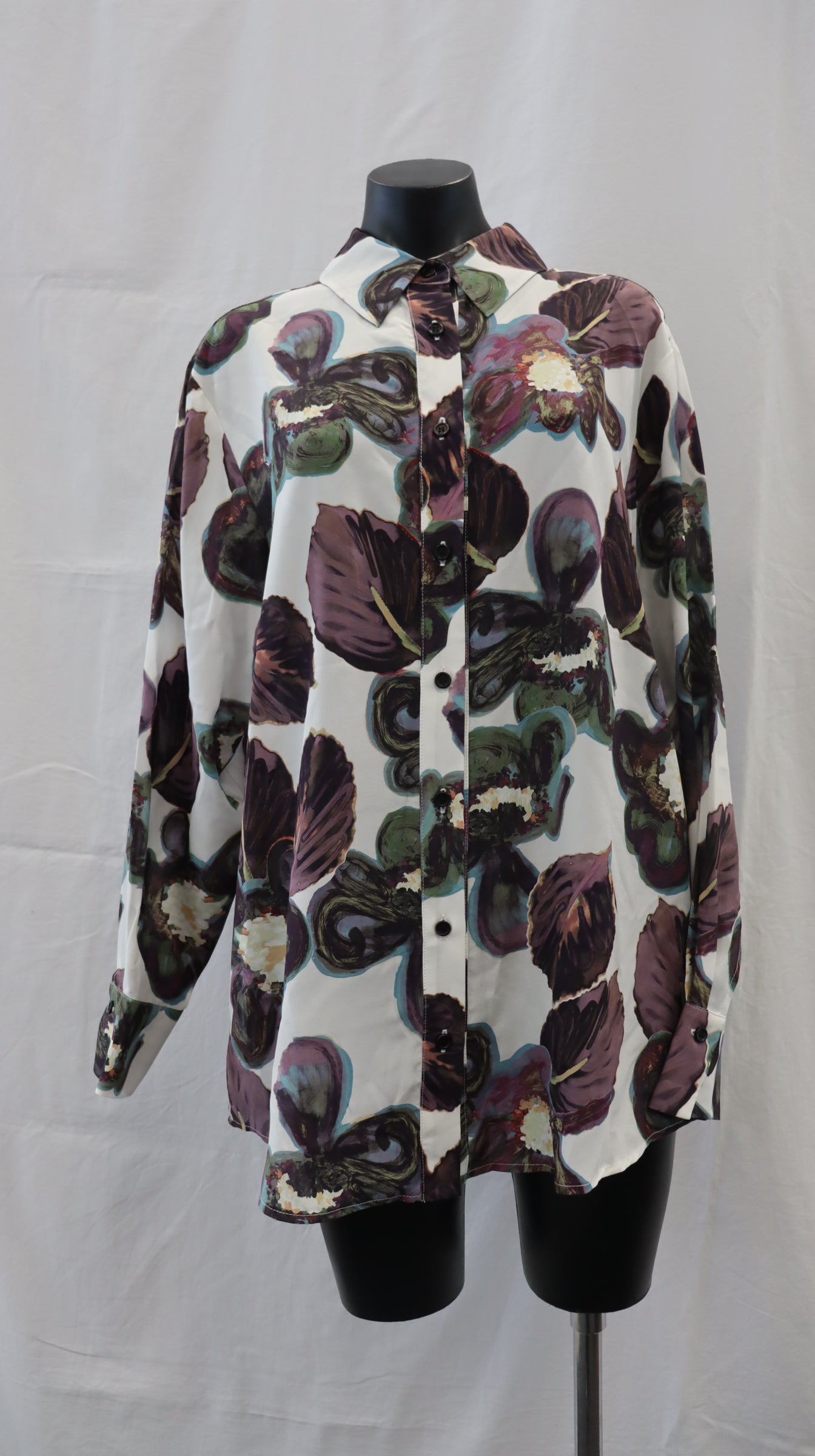 juliette hogan Button Up 12