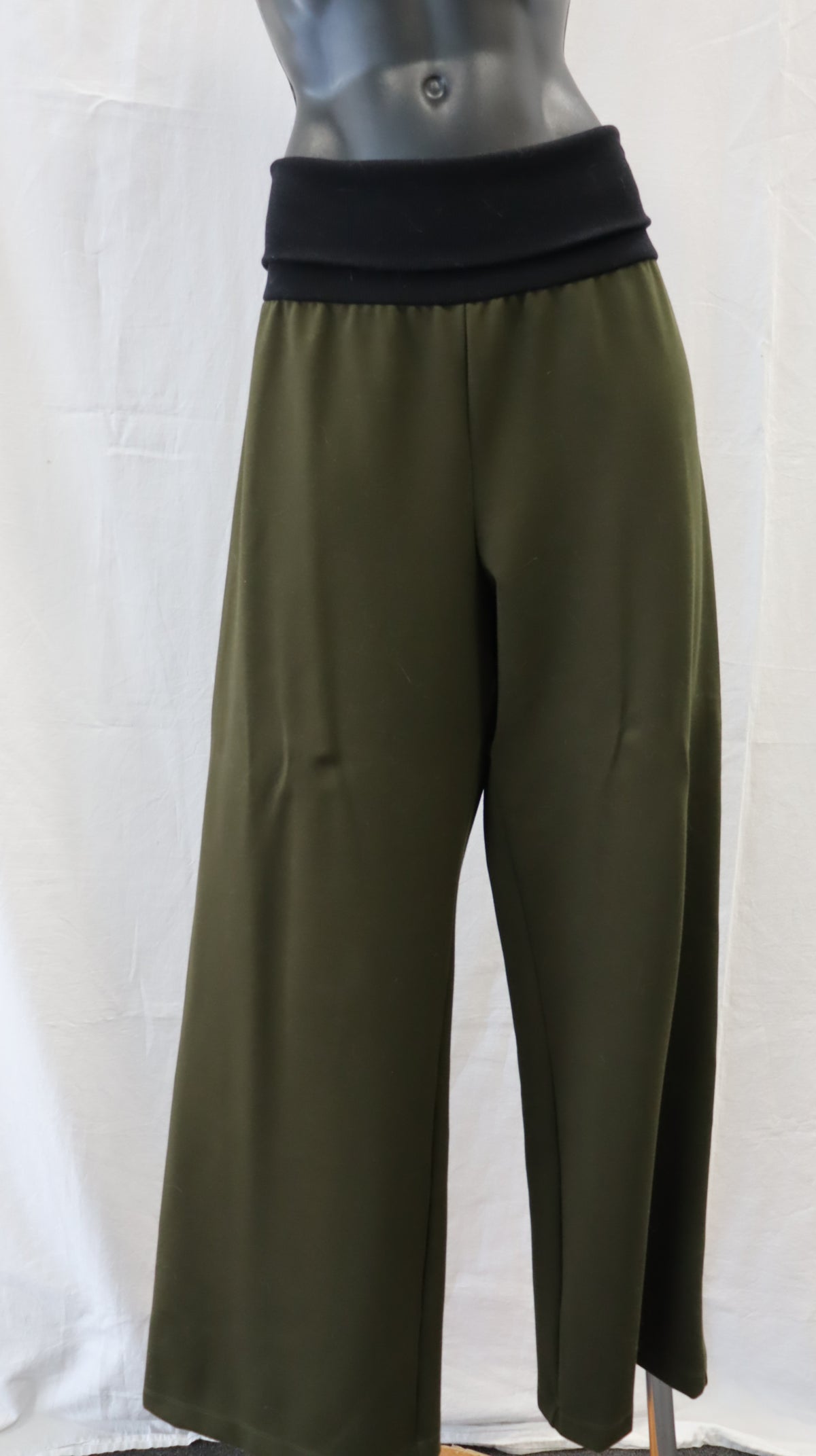 NES Pants XL