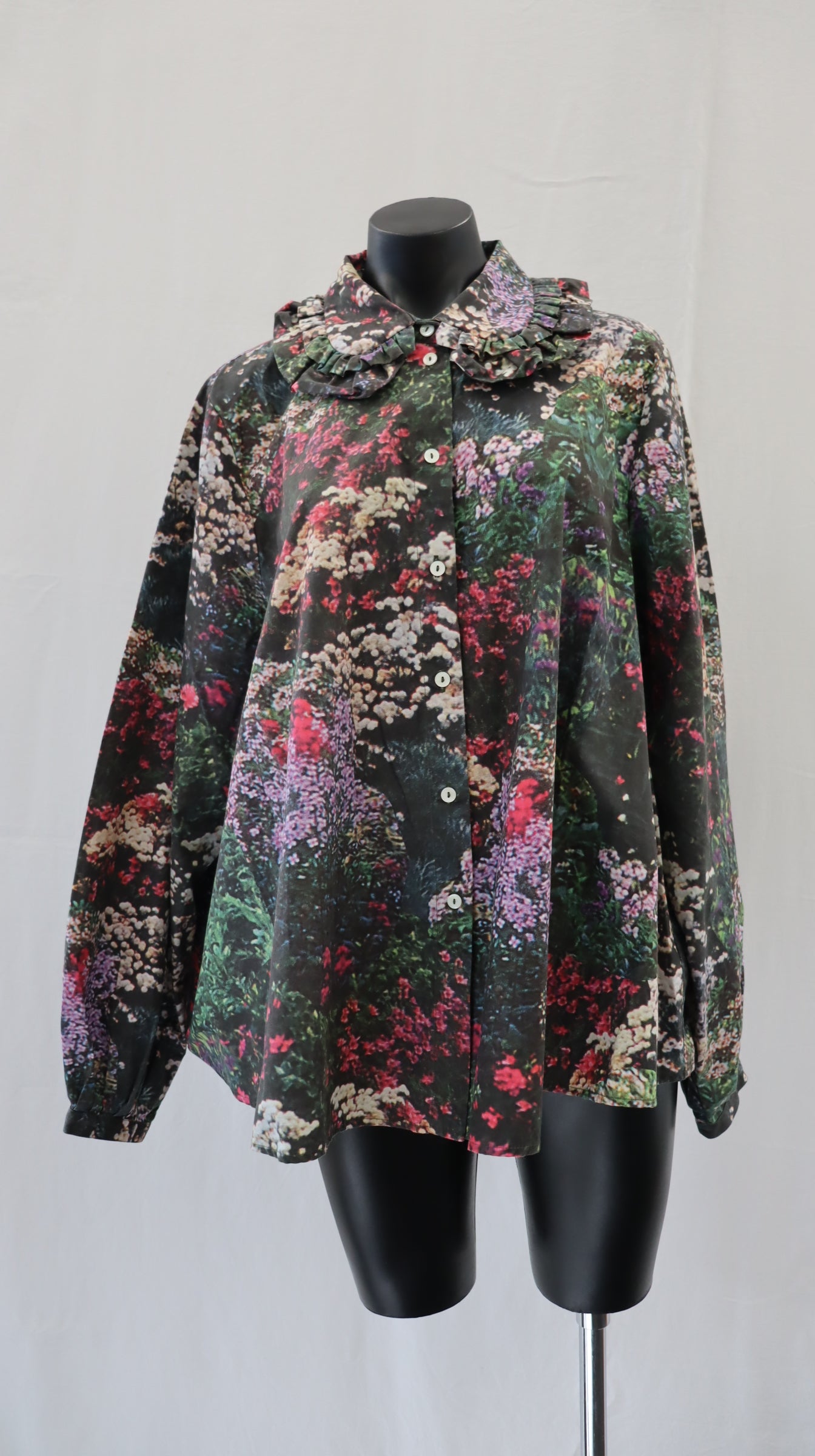 kowtow Button Up XL