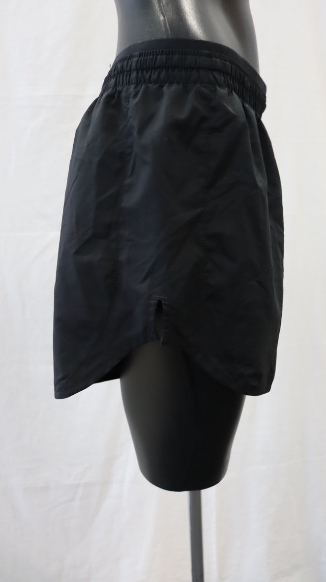 NIKE Shorts L