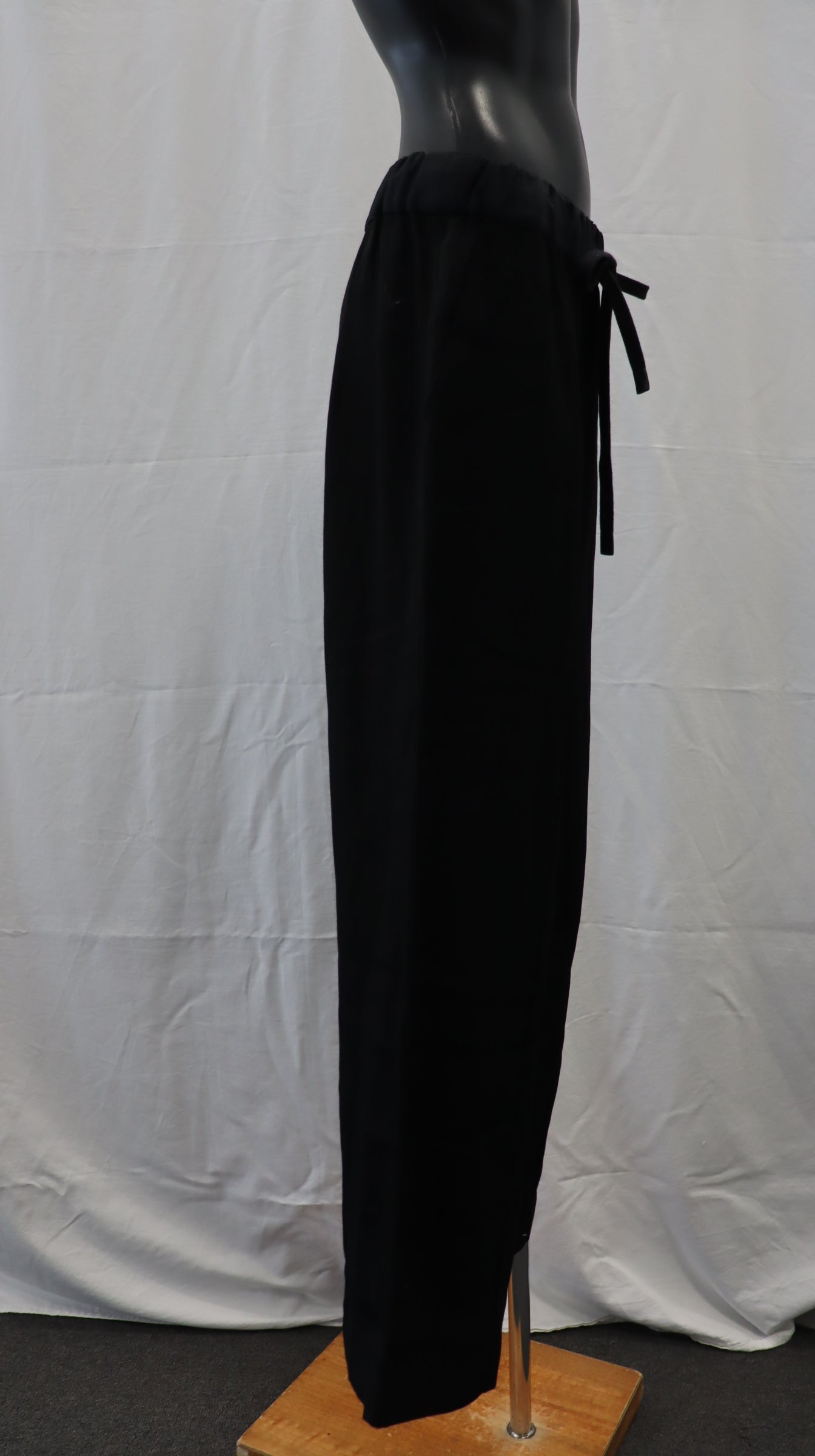 bassike Pants M - L