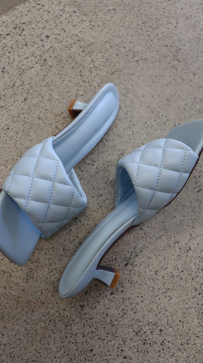*NO TAG Heels 38