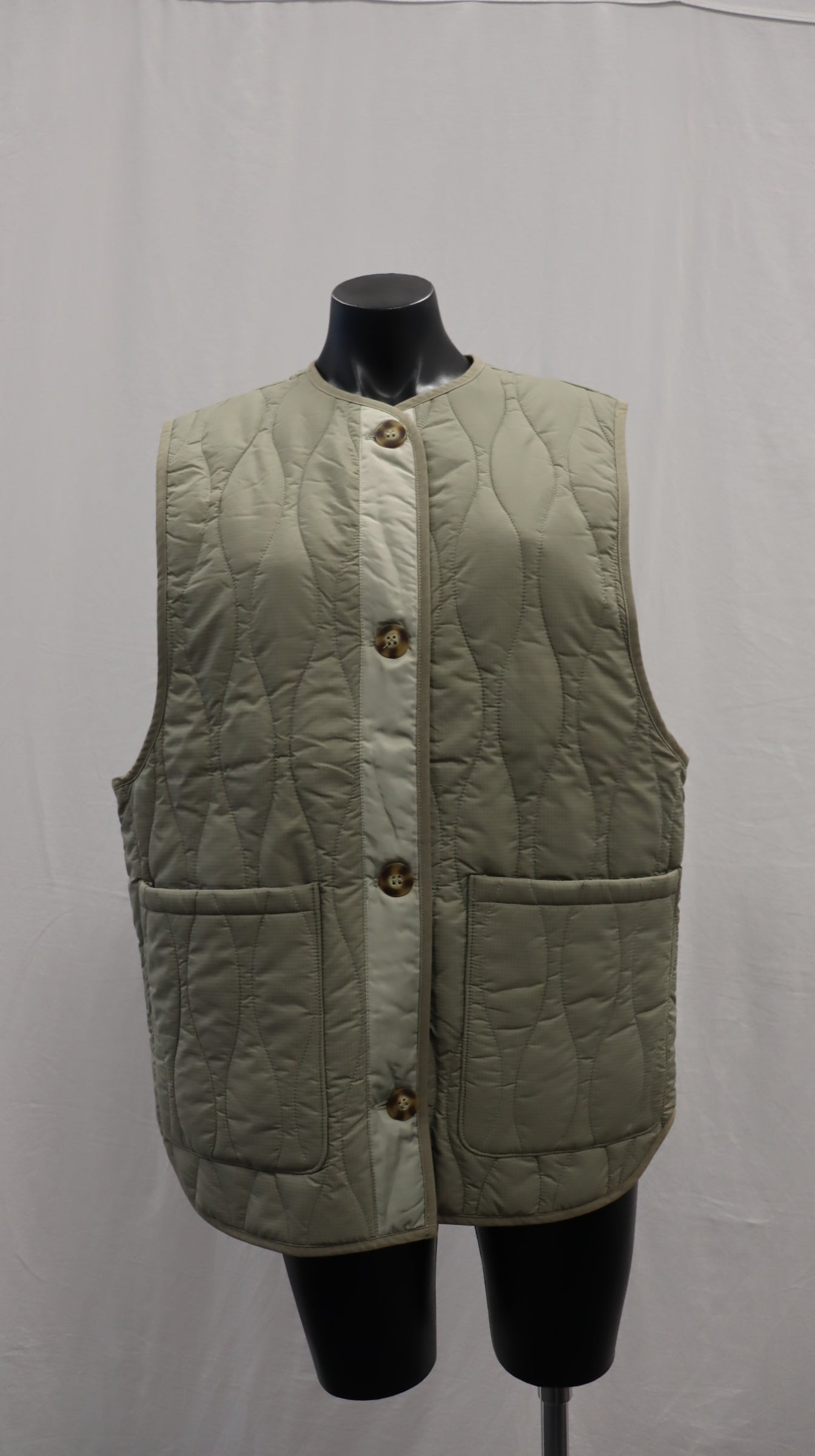 S U P E R E T T E Vest ONE SIZE