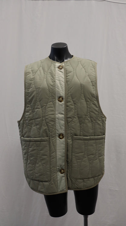 S U P E R E T T E Vest ONE SIZE