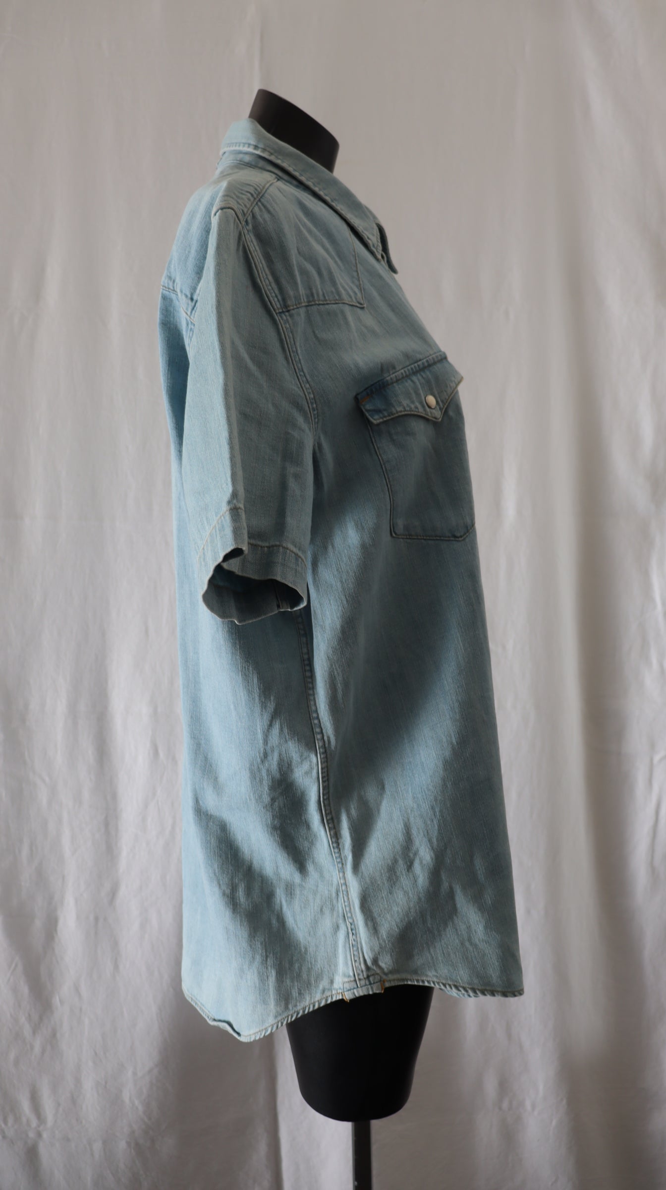 Levi Strauss & CO Button Up XL