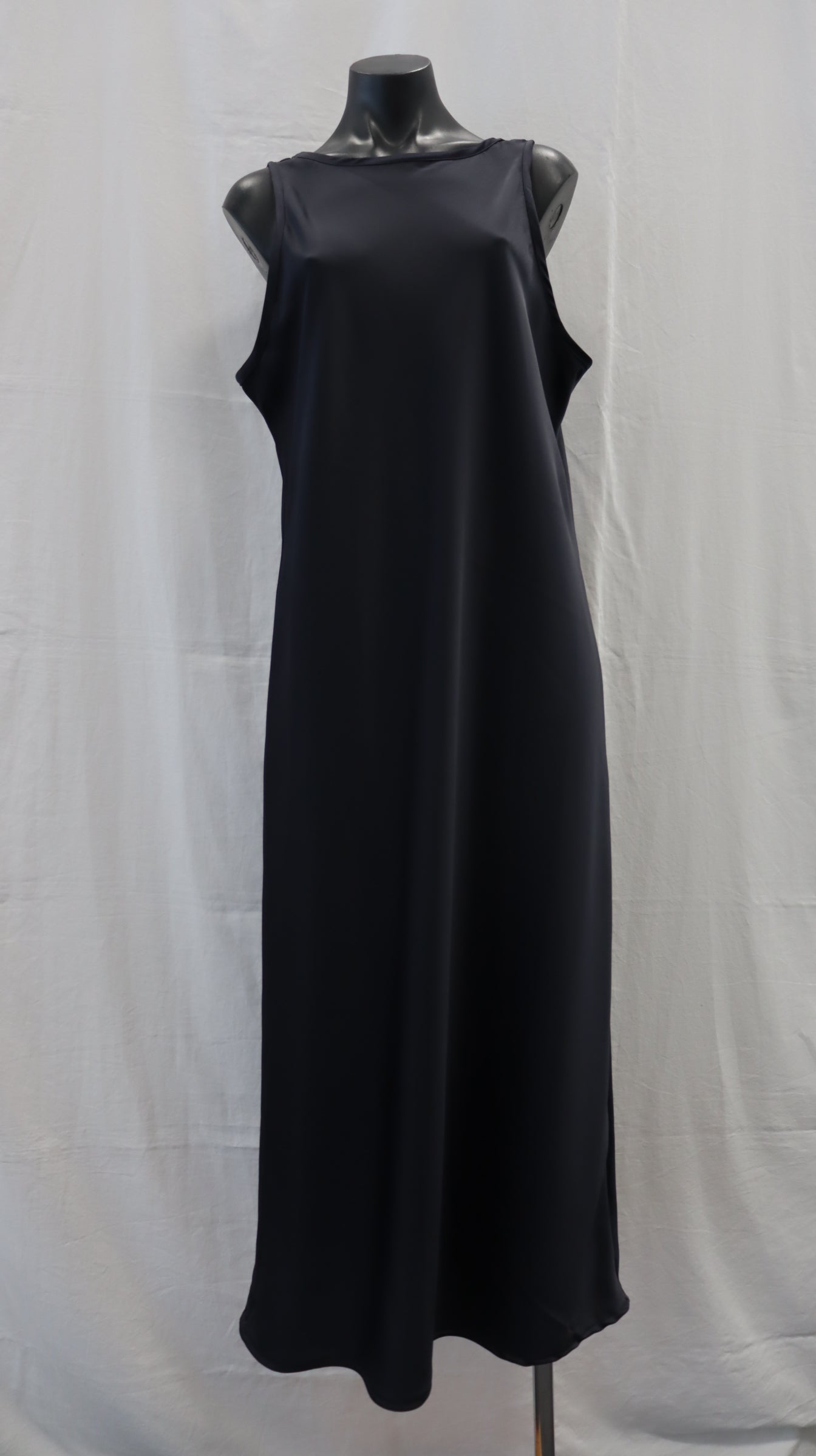 the edit Maxi Dress 16