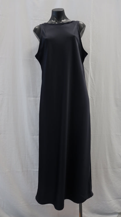 the edit Maxi Dress 16