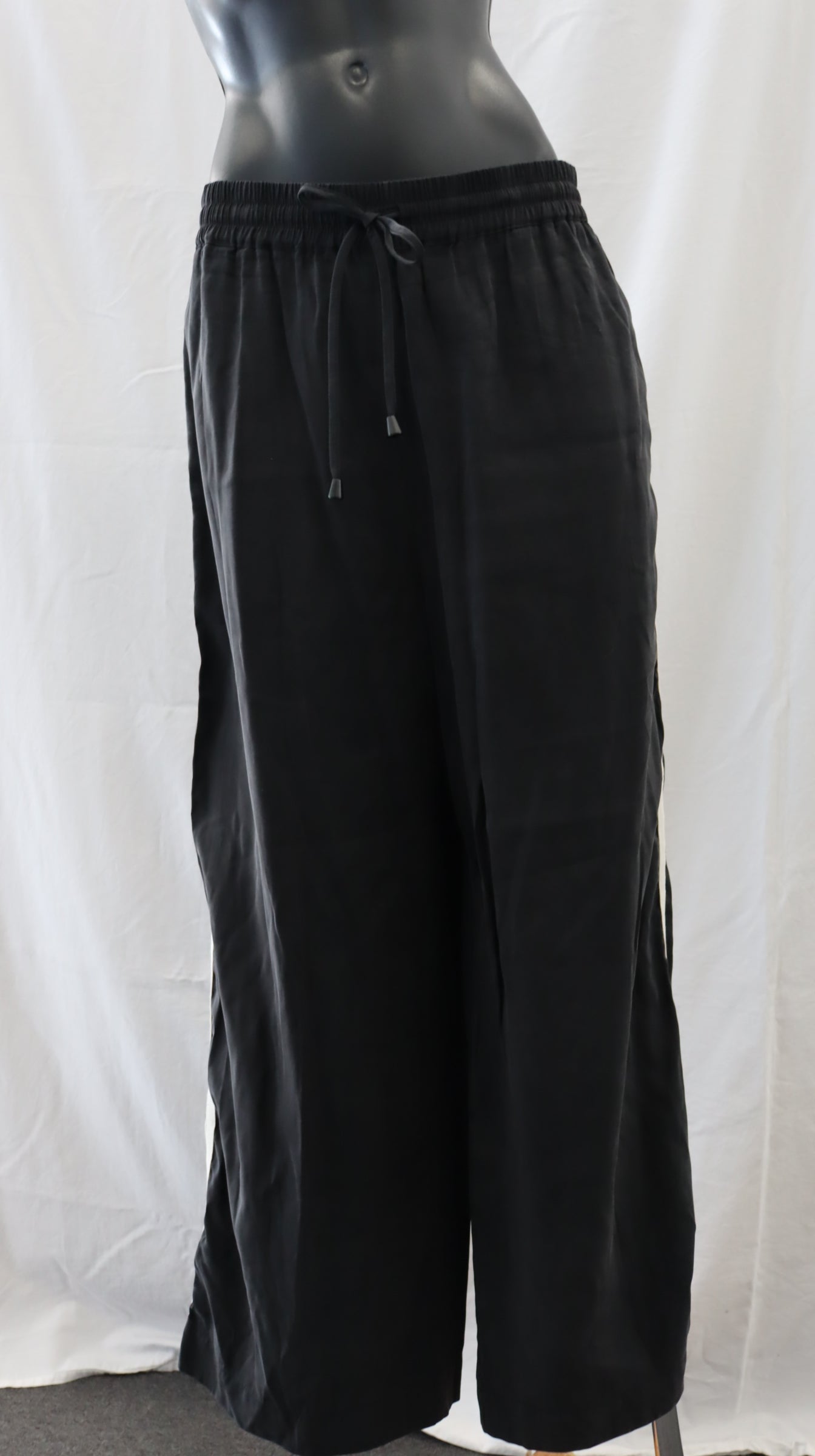 stories be told Pants 16