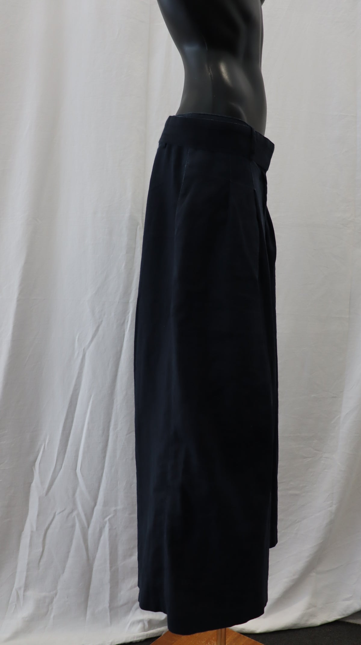 M A X Pants 14