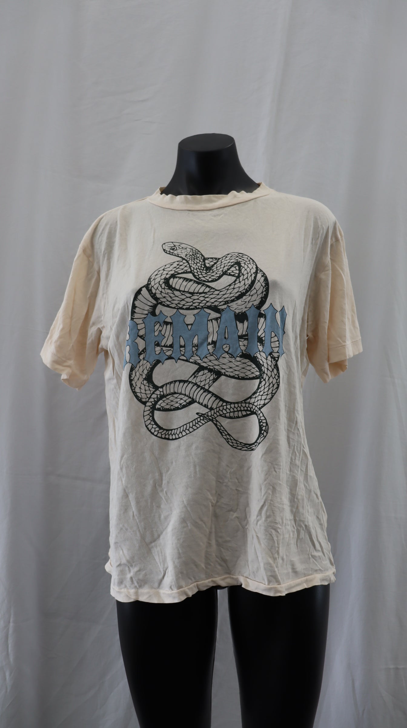 remain Tee 8