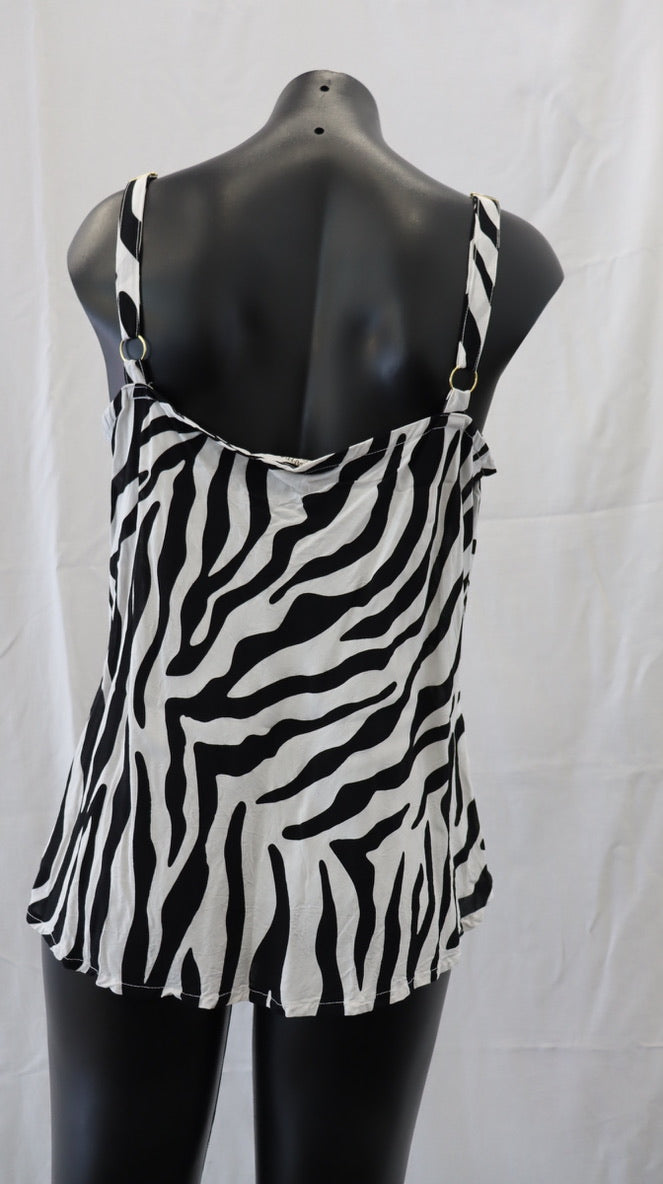 Saffron Road singlet XL