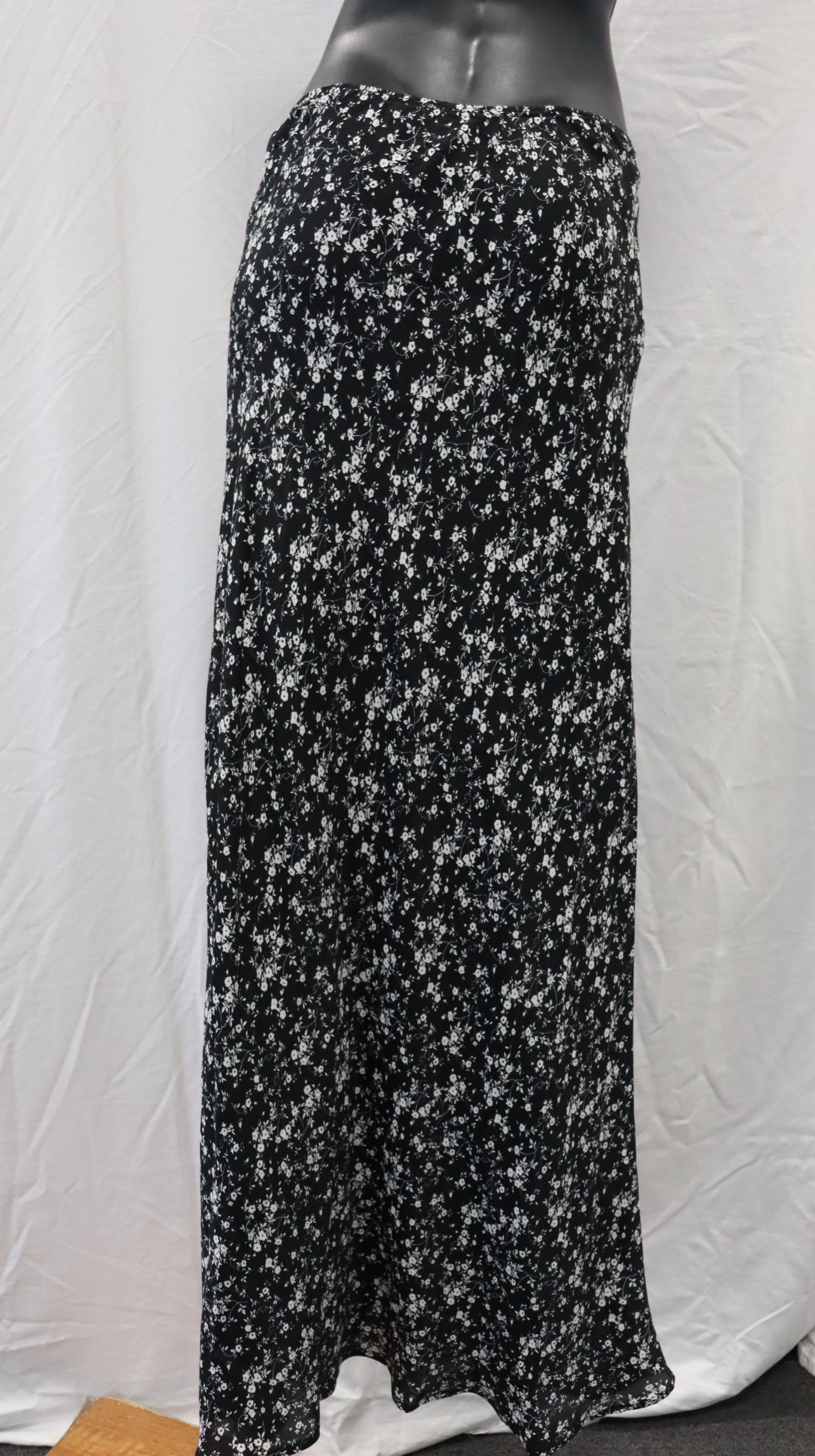Paris Georgia Maxi Skirt L