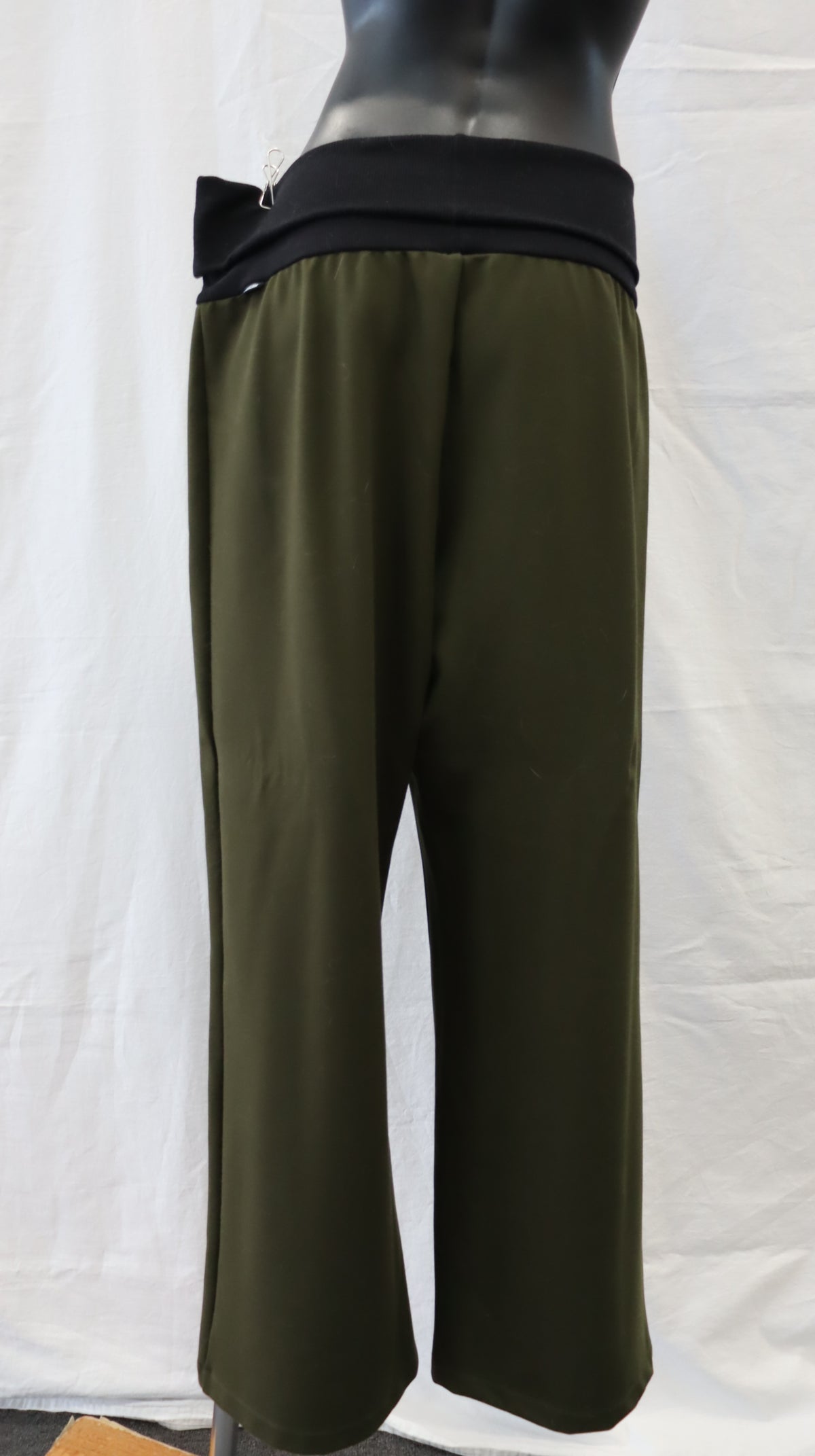 NES Pants XL