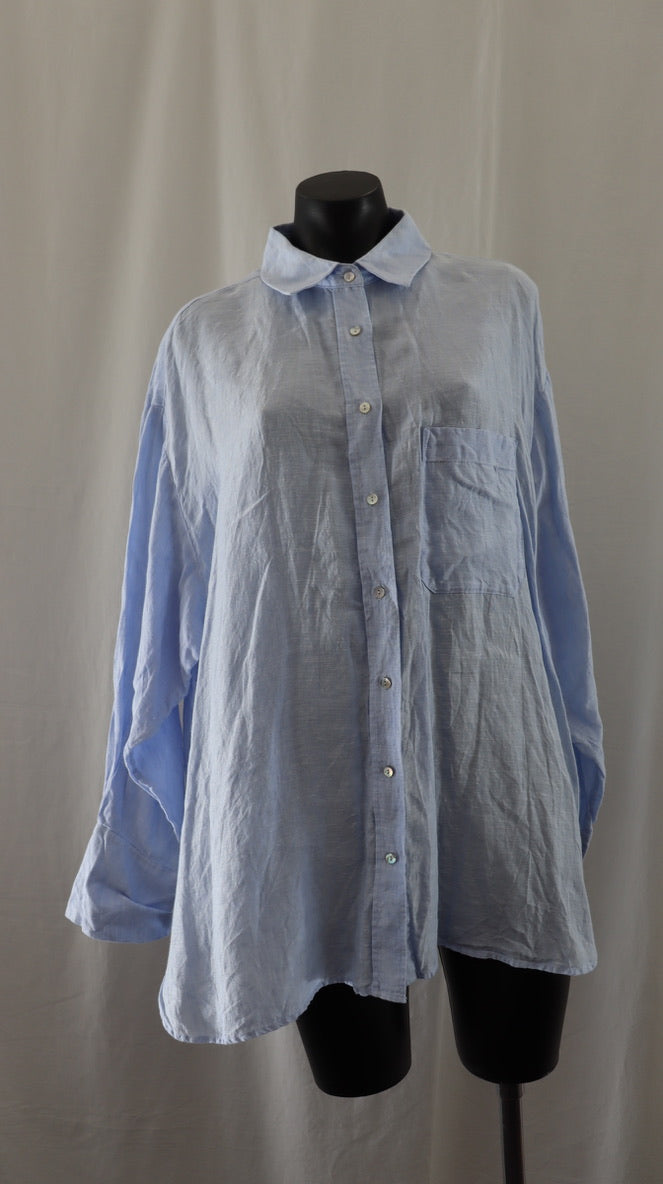 M A X Button Up 18