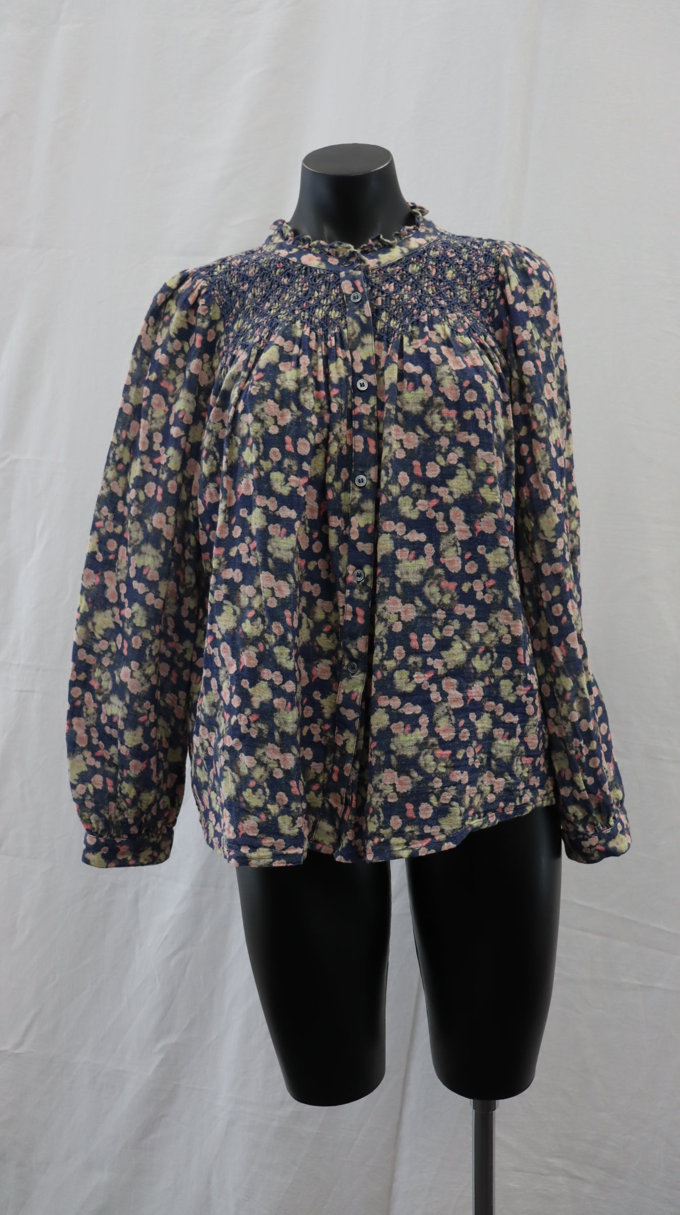 Indi & Cold Button Up M