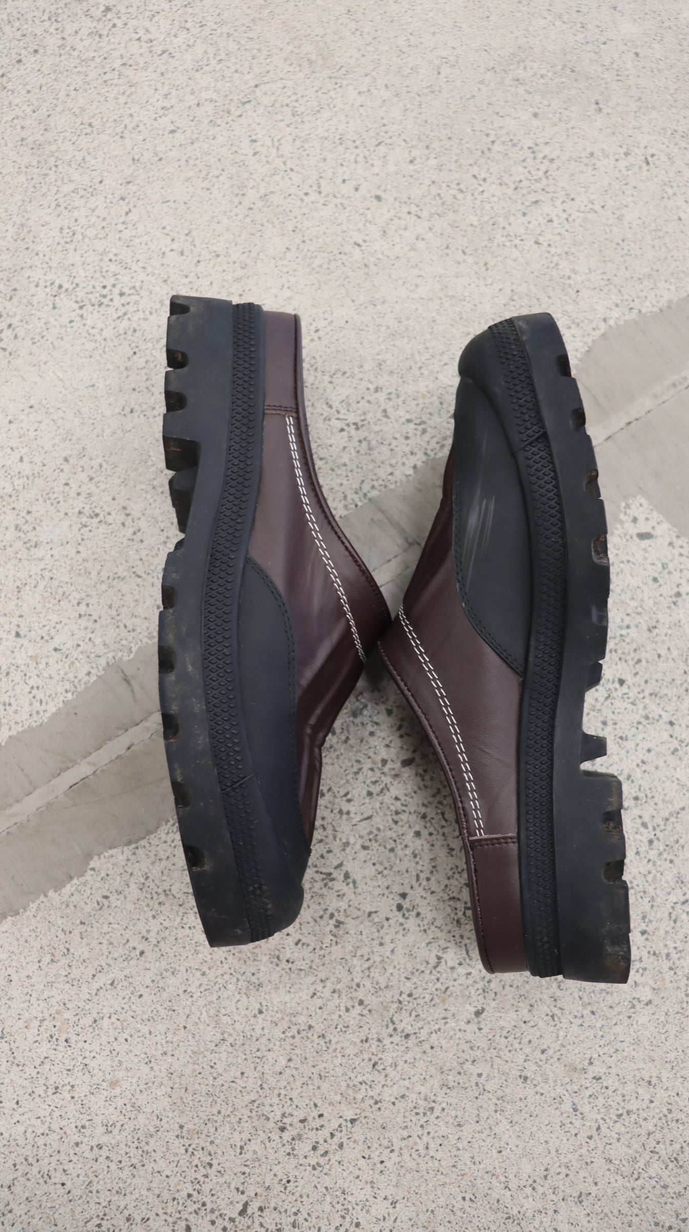 CommonPlace Essentials Clogs 38