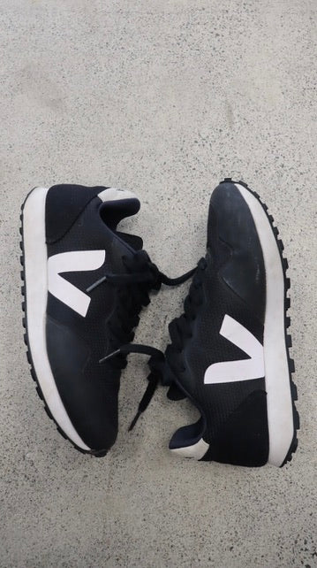 VEJA Sneaker 37