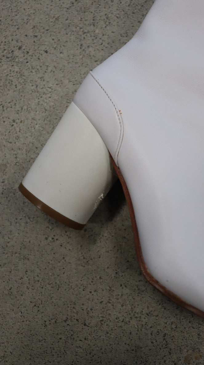 *NO TAG Boots 36
