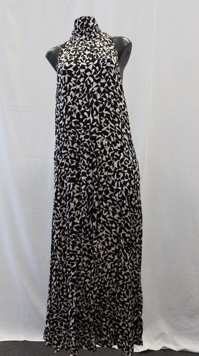 M A X Maxi Dress 16