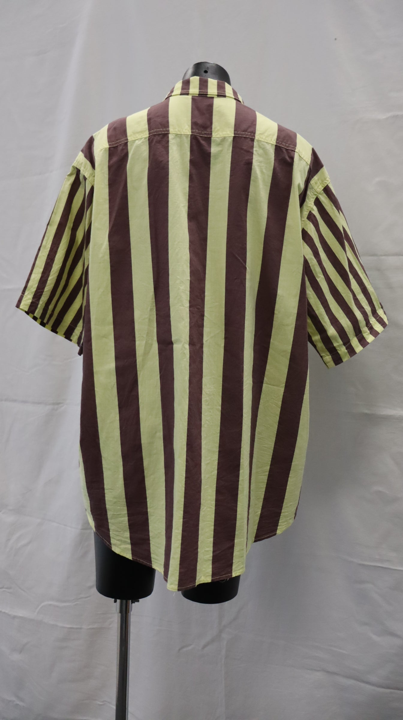 Levi Strauss & CO Button Up M