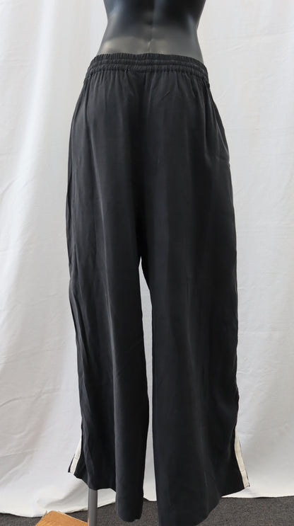 stories be told Pants 16