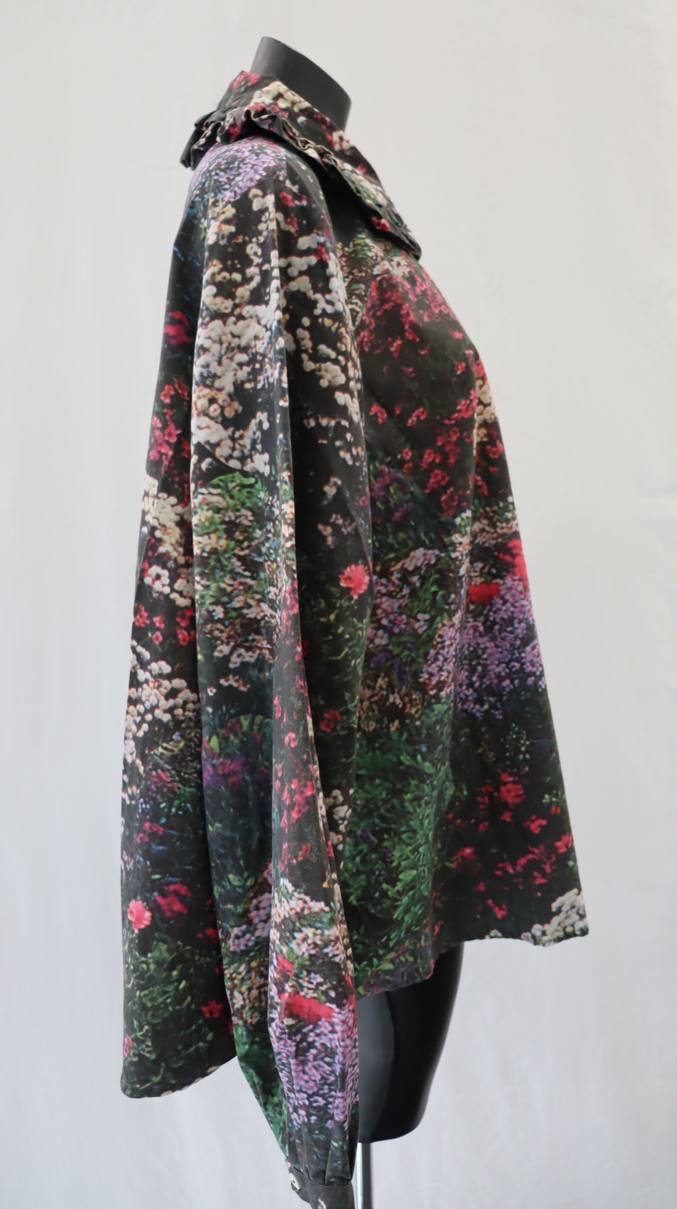 kowtow Button Up XL