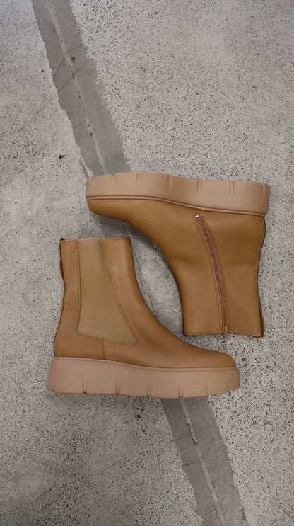 Hōgl Boots 7