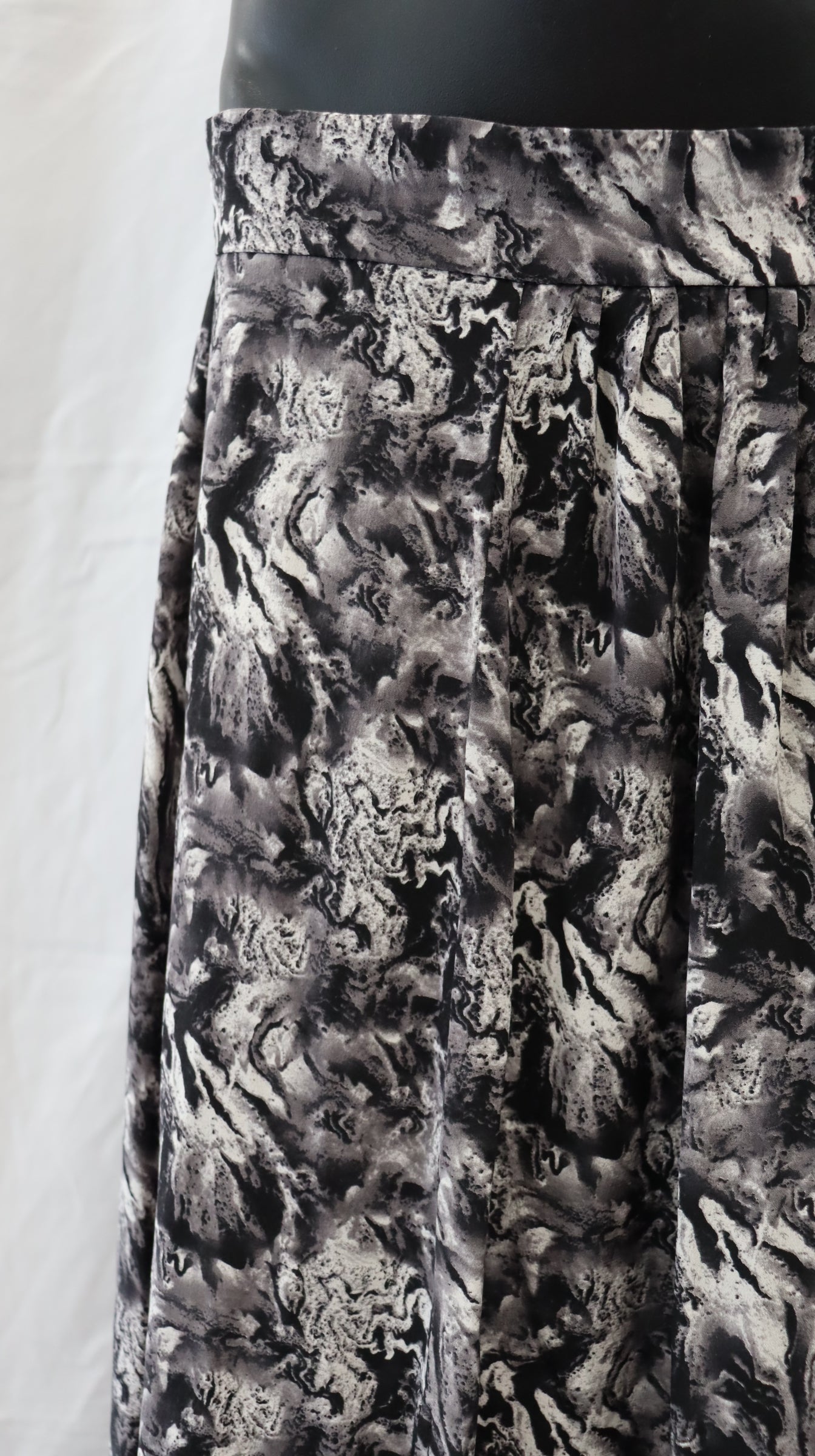 B L A K L U X E Midi Skirt 12