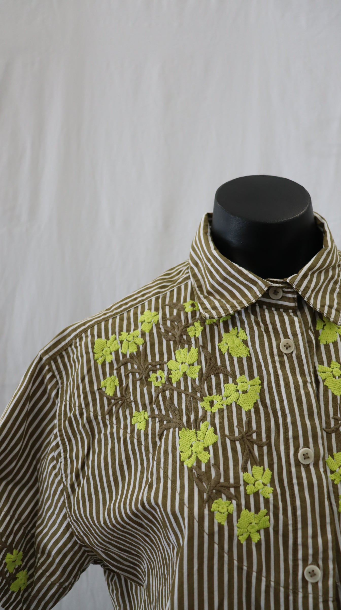 kowtow Button Up S