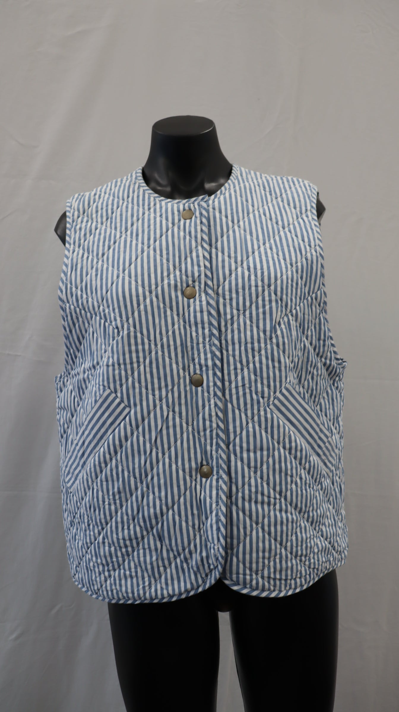 kowtow Vest xs