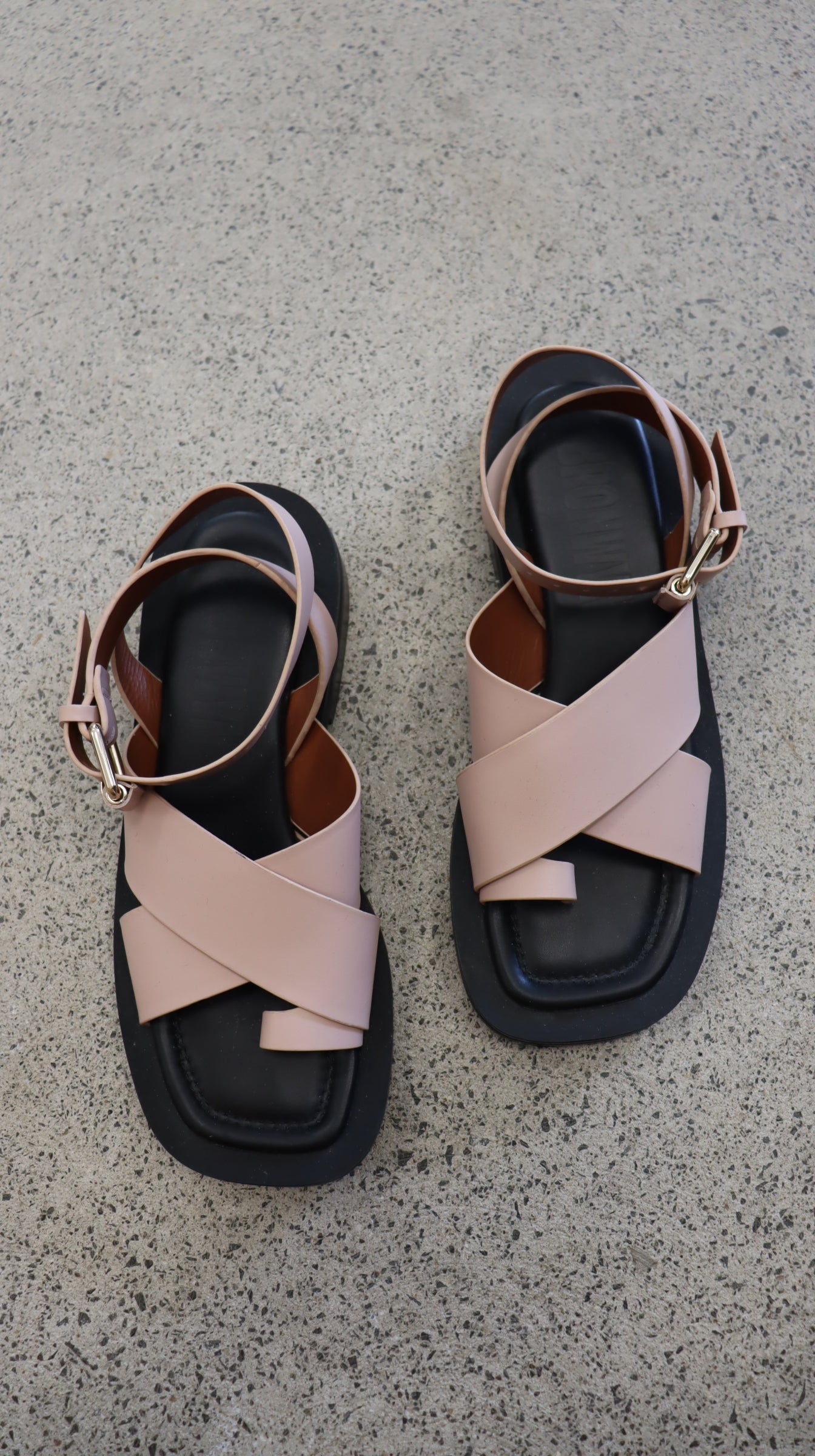 Bronwyn Sandals 39