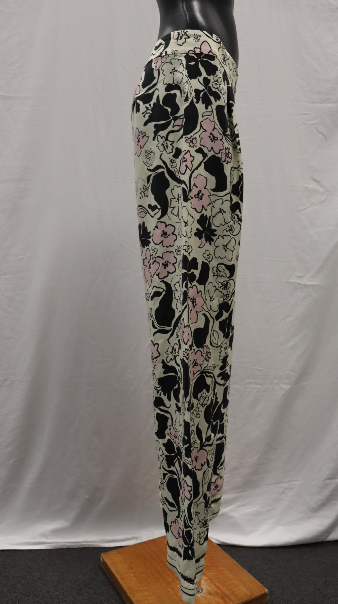 VIKTORIA WOODS Pants 8