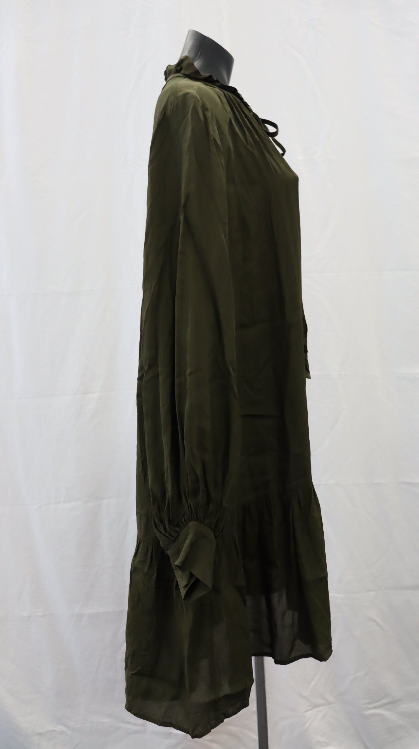 juliette hogan Midi Dress 14