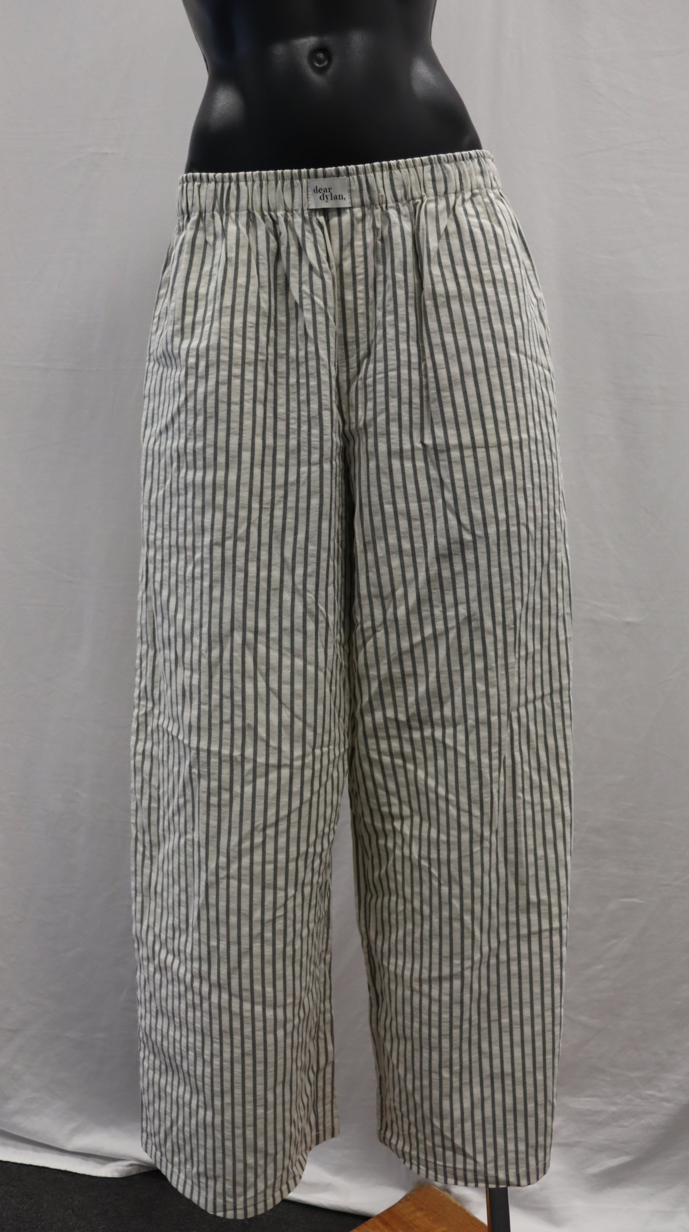 Dear Dylan Pants M