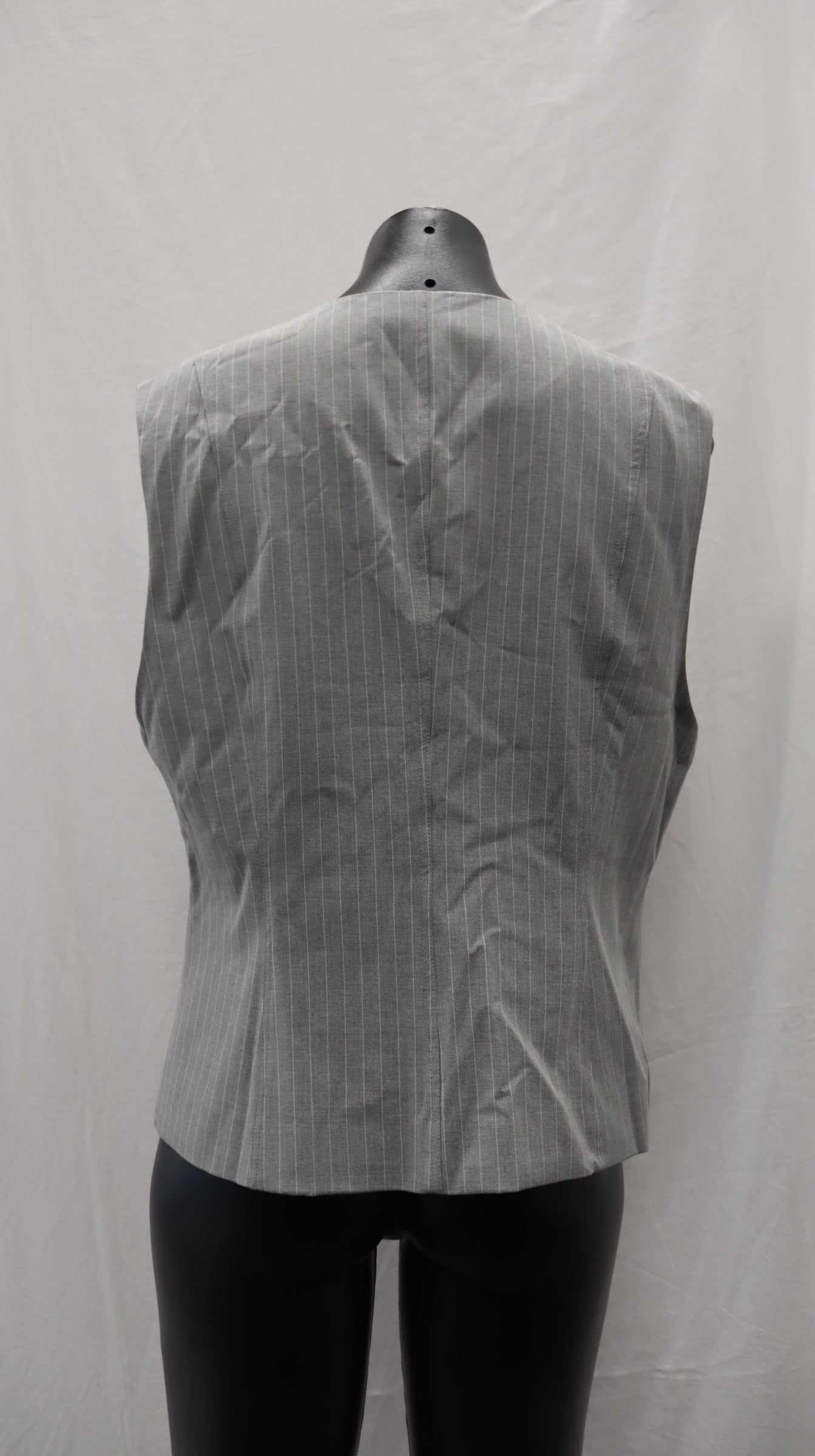 remain Vest 14
